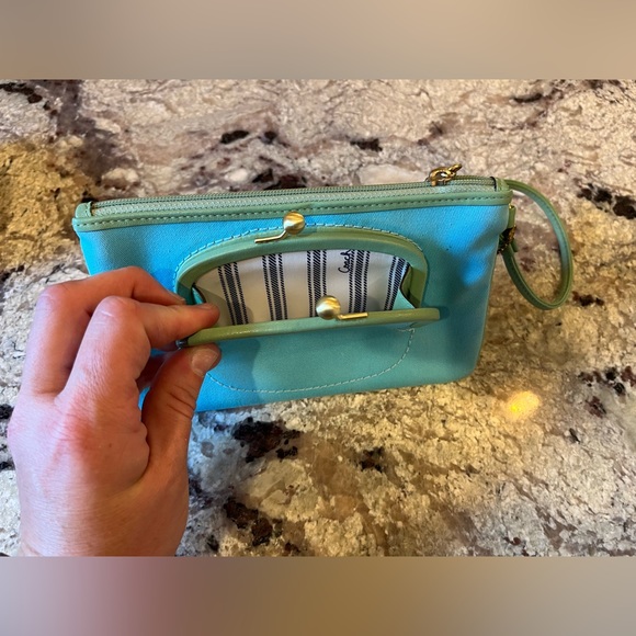 Coach Woman Clutch - Picture 4 of 6